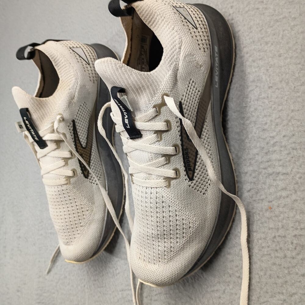 Brooks Levitate StealthFit 5 White Running Shoes Womens Size 9 Athletic Gym - Picture 3 of 6